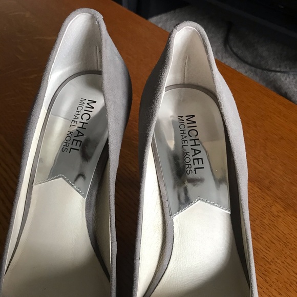 Like New Michael Kors Grey Heels - Picture 5 of 8